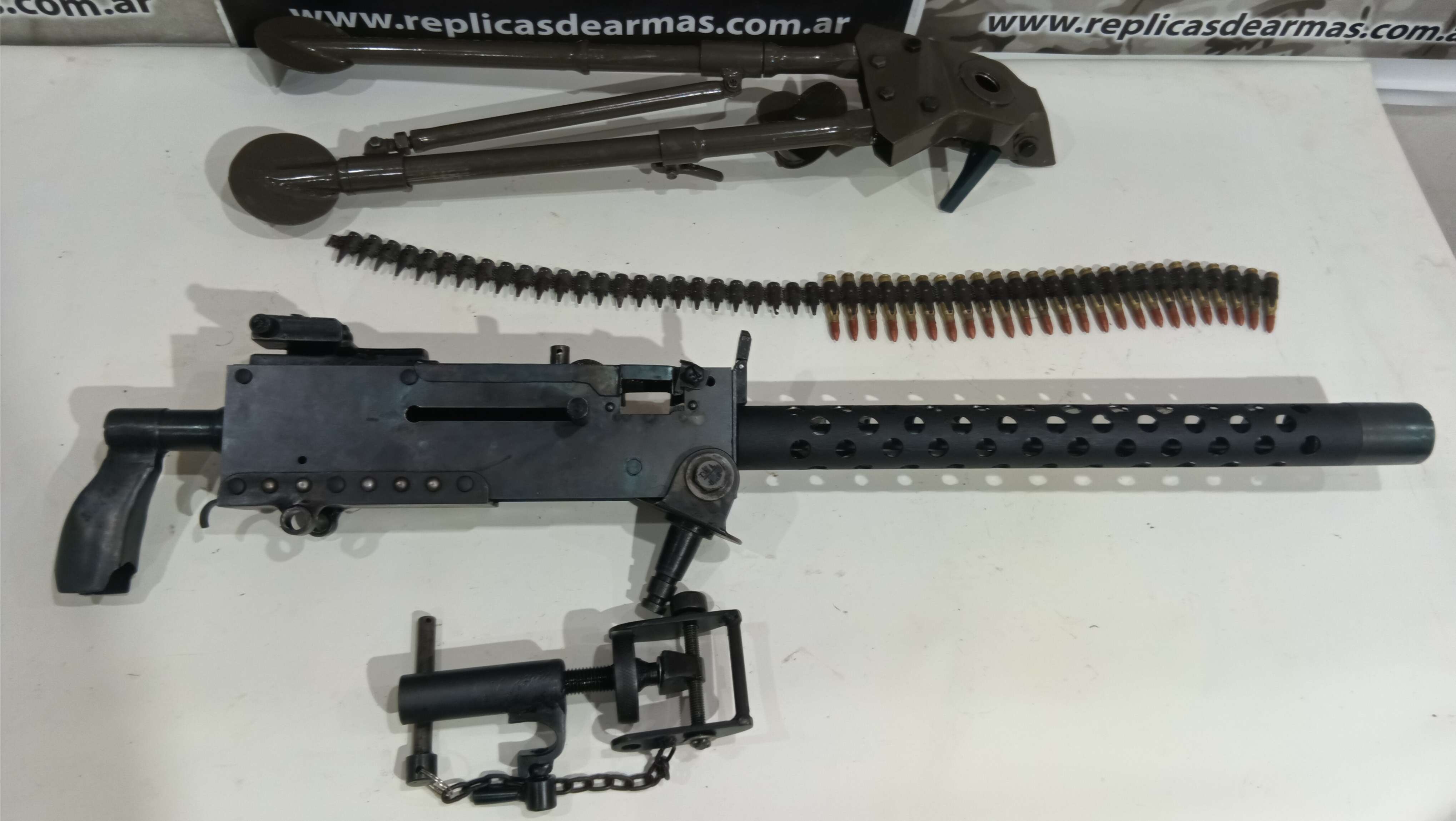 1111 AMETRALLADORA BROWNING mod M-1919 en tripode (pistol grip)