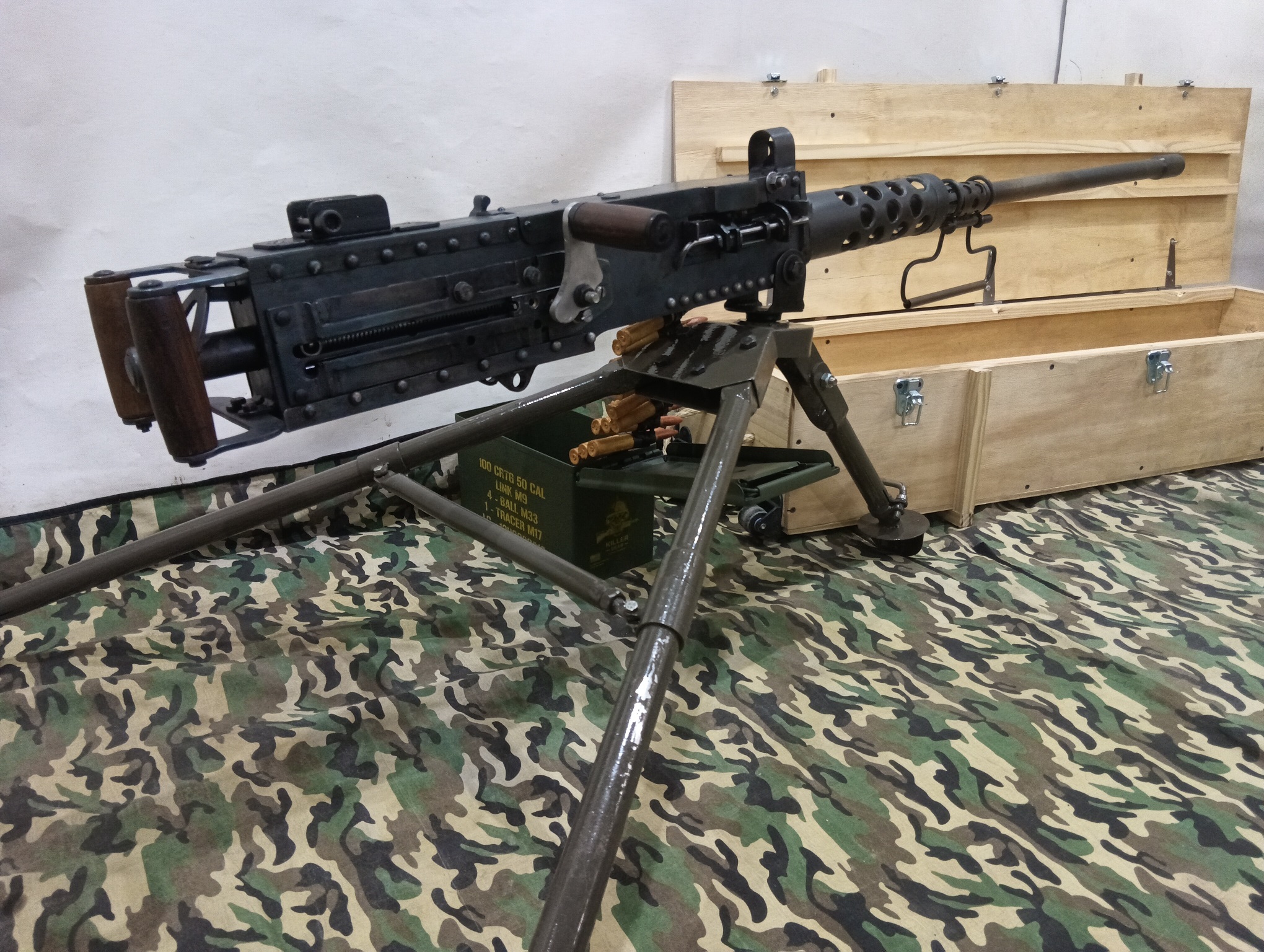 111 AMETRALLADORA PESADA BROWNING M2HB (en cajon)